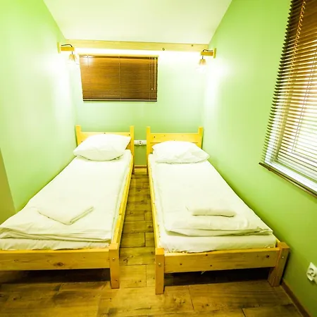 River Park Wśród Drzew Wzdłuż Rzeki