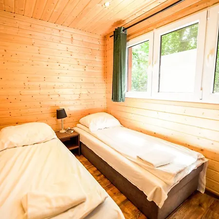 River Park Wśród Drzew Wzdłuż Rzeki Ośrodek wypoczynkowy Zator