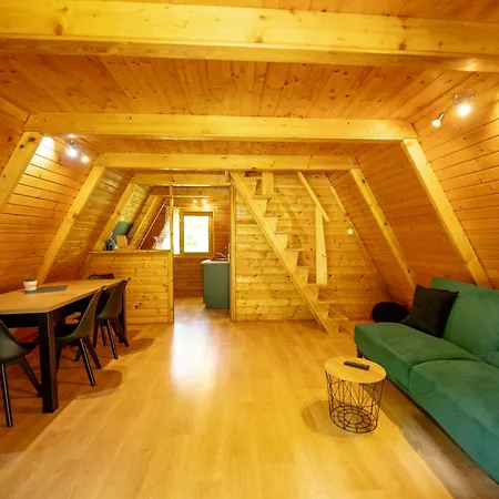 River Park Wśród Drzew Wzdłuż Rzeki Ośrodek wypoczynkowy 3*