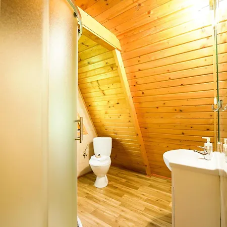 Ośrodek wypoczynkowy River Park Wśród Drzew Wzdłuż Rzeki 3*