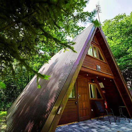 Ośrodek wypoczynkowy River Park Wśród Drzew Wzdłuż Rzeki