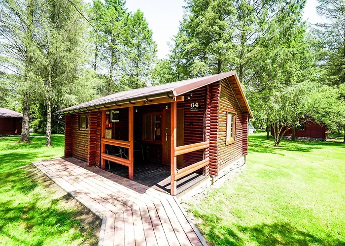 River Park Wśród Drzew Wzdłuż Rzeki 3*