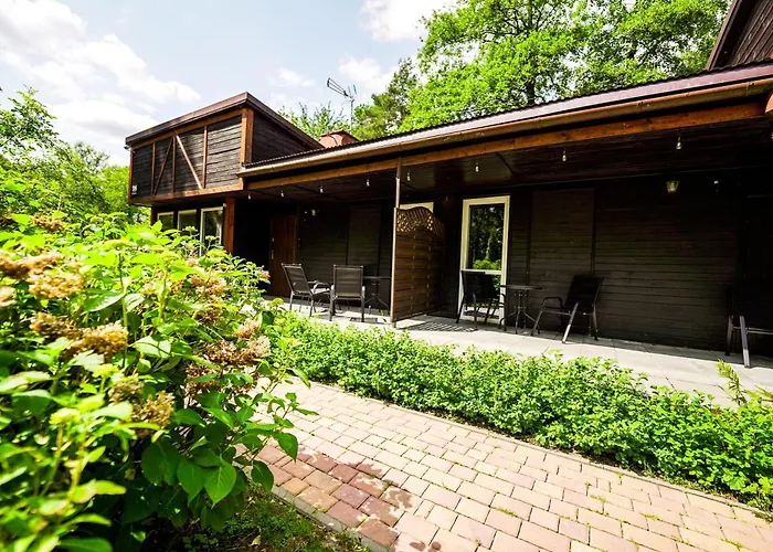 River Park Wśród Drzew Wzdłuż Rzeki 3* Zator