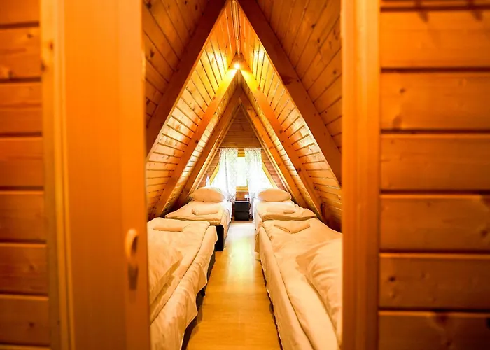 Ośrodek wypoczynkowy River Park Wśród Drzew Wzdłuż Rzeki